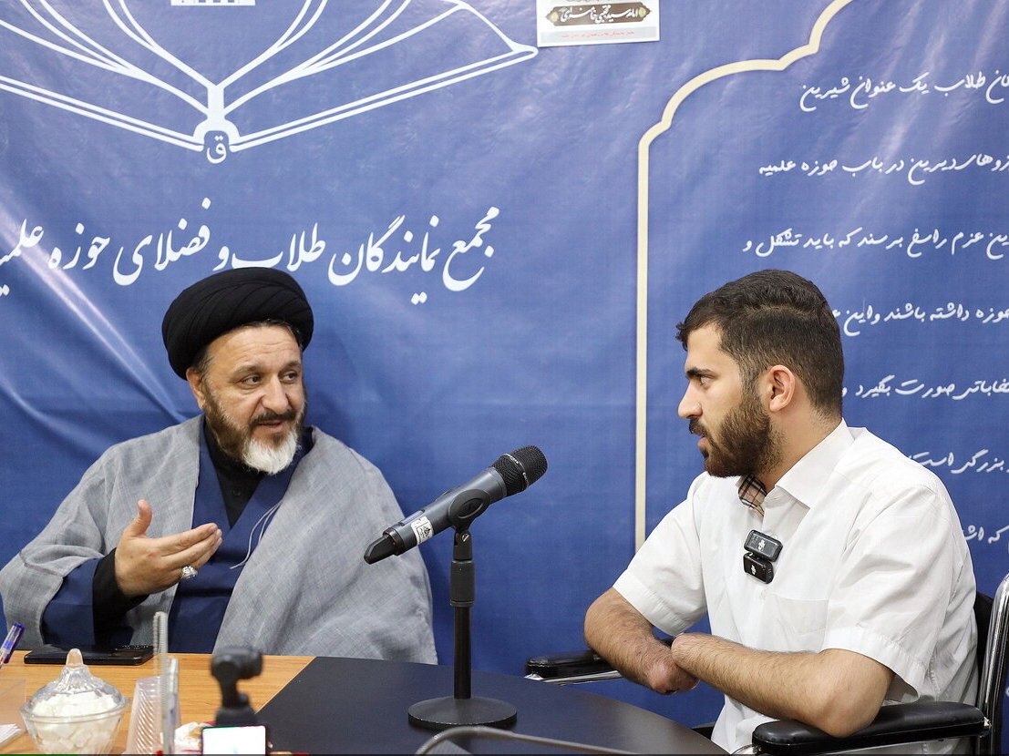 تقدیر و تکریم جانباز دهه هشتادی جنگ رمضان در مجمع نمایندگان طلاب قم