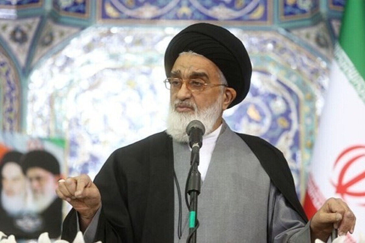 دشمن می‌خواهد ما را وارد جنگ ناخواسته و منحرف کند/ تشخیص مصلحت جنگ بر عهده ولی فقیه است