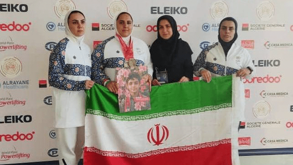 بانوی ورزشکار چهارمحال و بختیاری مدالش را به دانش‌آموز مفقودالاثر مینابی تقدیم کرد