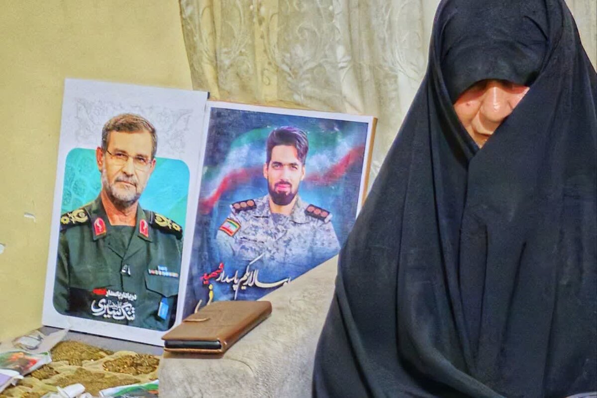 دیدار طلاب اعزامی به میناب با خانواده شهید تنگسیری
