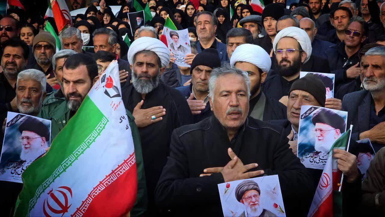 حماسه خیابان در «بروجن» ادامه دارد؛ از اجتماعات مسجدمحور تا برپایی مواکب مردمی حماسه خیابان در «بروجن» ادامه دارد؛ از اجتماعات مسجدمحور تا برپایی مواکب مردمی