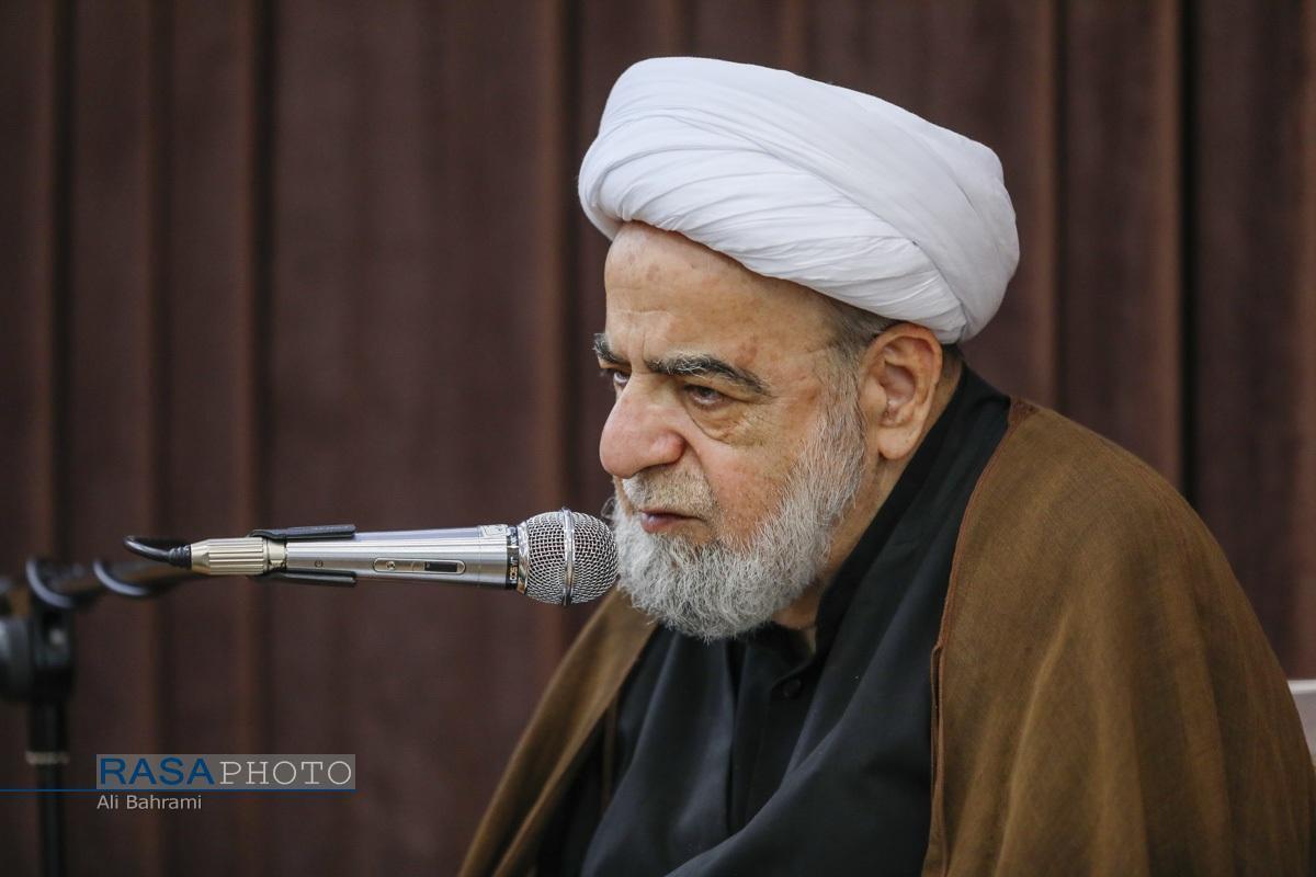 صحیفه سجادیه ظرفیت تبدیل شدن به محور آموزش و پژوهش در مراکز علمی جهان اسلام را دارد