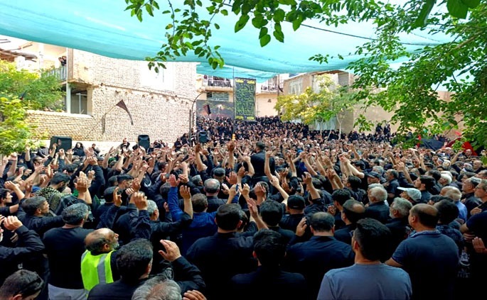 آیین سنتی نخلگردانی روز ششم امام حسین در نیاسر کاشان برگزار شد + عکس آیین سنتی نخلگردانی روز ششم امام حسین در نیاسر کاشان برگزار شد + عکس