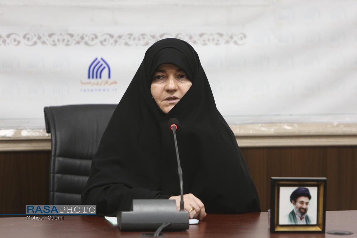 نشست هماندیشی «بانوان و آیین تشییع امام شهید انقلاب» برگزار شد نشست هماندیشی «بانوان و آیین تشییع امام شهید انقلاب» برگزار شد