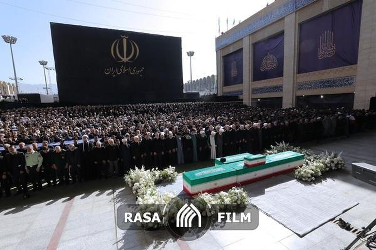 اقامه نماز بر پیکر مطهر رهبر شهید انقلاب اسلامی
