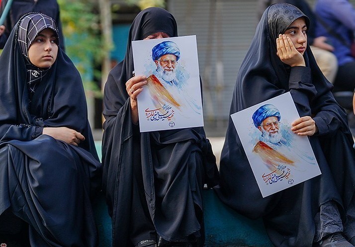 مم / حماسه‌ای به وسعت نسل‌ها؛ فرزندانمان را به آغوش تاریخ بیاوریم
