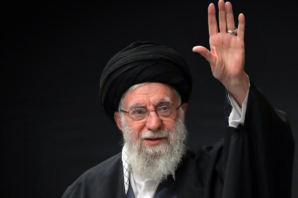 نگاهی به نقاط عطف سیاست خارجی ایران در دوران رهبر شهید انقلاب