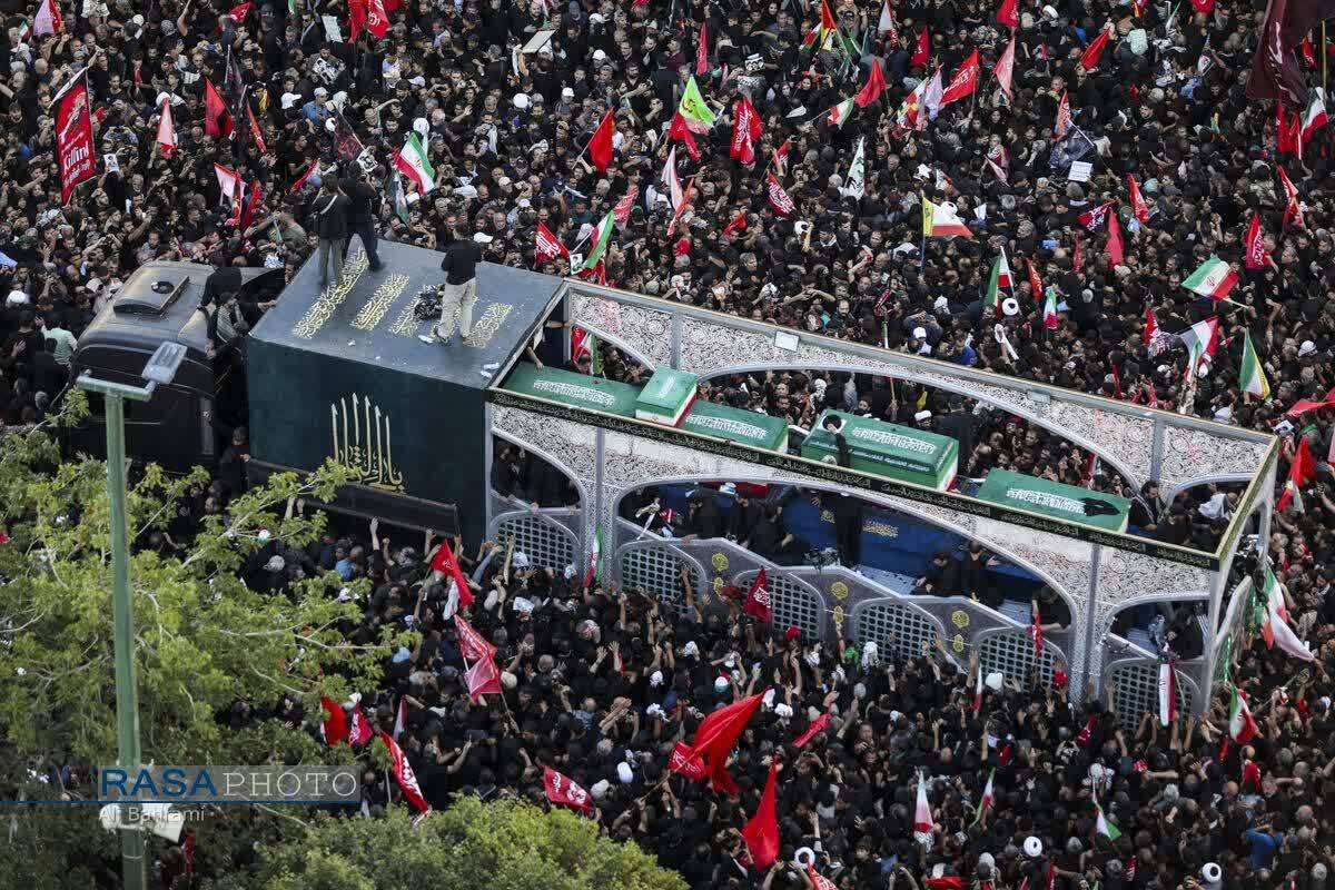 پایان تشییع تاریخی؛ قائد شهید امت همنشین امام رئوف شد