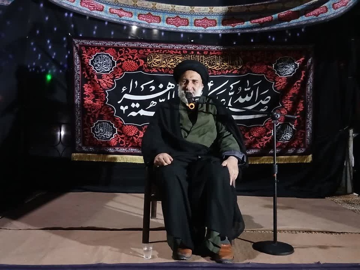 مقاومت ملت ایران برگرفته از مکتب حسینی است