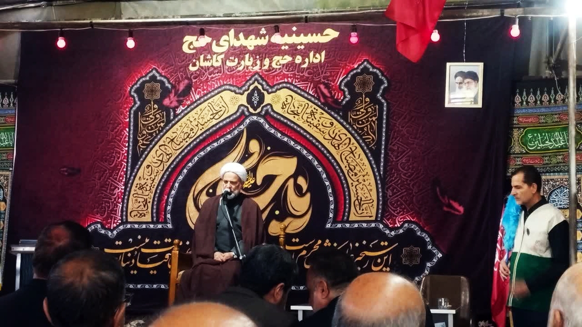 نفوذ خواص غیر متدیین در جامعه دینی آسیب بزرگی است