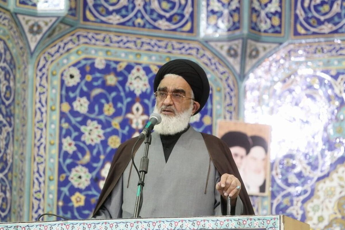 هیچ فرد یا جریانی حق ندارد برخلاف مسیر تعیین‌شده از سوی رهبر انقلاب حرکت کند