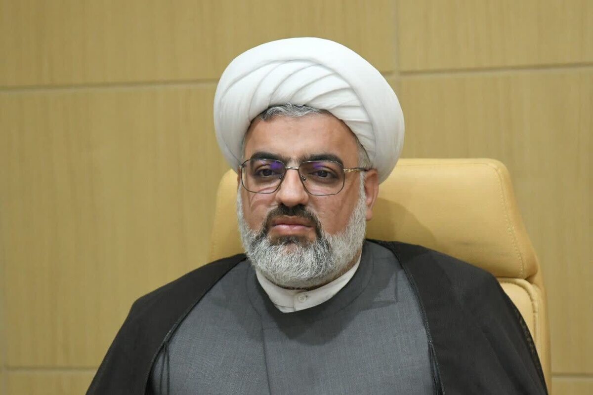 اصول حاکم بر منظومه فکری رهبر جامعه تبیین شود