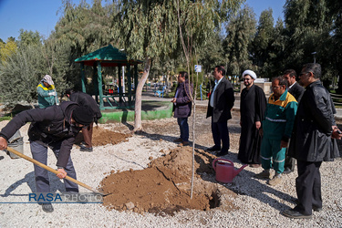 آئین درختکاری خانوادگی طلاب