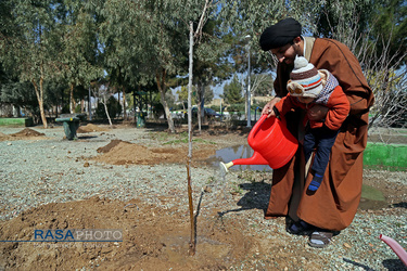 آئین درختکاری خانوادگی طلاب