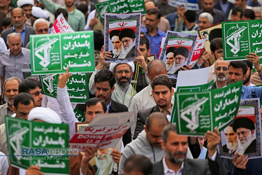 راه پیمایی نمازگزاران جمعه قم در حمایت از سپاه