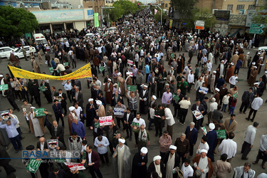 راه پیمایی نمازگزاران جمعه قم در حمایت از سپاه