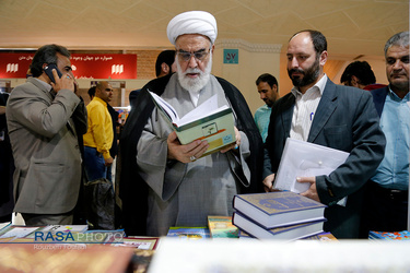 بازدید رییس دفتر مقام معظم رهبری حجت الاسلام والمسلمین محمدی گلپایگانی از نمایشگاه بین المللی کتاب