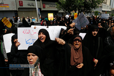 راهپیمایی نمازگزاران تهرانی در حمایت از بیانیه شورای عالی امنیت ملی‎