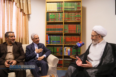 دیدار دکتر منصور غلامی وزیر علوم، تحقیقات و فناوری با حضرت آیت الله سبحانی