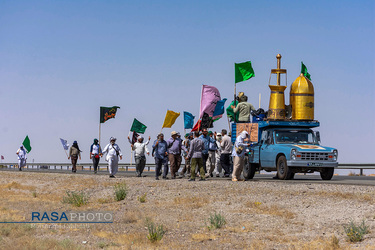 کاروان زائران پیاده امام رضا (ع) از قم