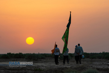 کاروان زائران پیاده امام رضا (ع) از قم