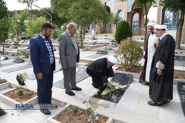 دیدار مدیر حوزه علمیه خواهران با خانواده طلبه شهیده فاطمه اسدیان