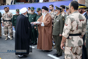 مراسم دانش‌آموختگی دانشجویان دانشگاههای افسری ارتش در دانشگاه خاتم‌الانبیاء(ص) با حضور رهبر انقلاب