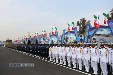 مراسم دانش‌آموختگی دانشجویان دانشگاههای افسری ارتش در دانشگاه خاتم‌الانبیاء(ص) با حضور رهبر انقلاب