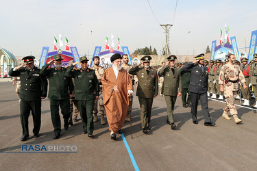 مراسم دانش‌آموختگی دانشجویان دانشگاههای افسری ارتش در دانشگاه خاتم‌الانبیاء(ص) با حضور رهبر انقلاب