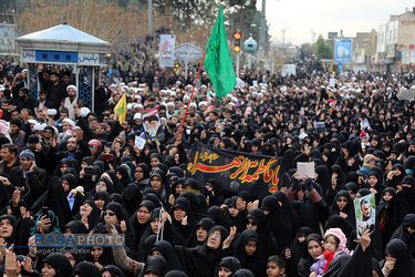 راهپیمایی نمازگزاران جمعه قم در پی شهادت سردار حاج قاسم سلیمانی