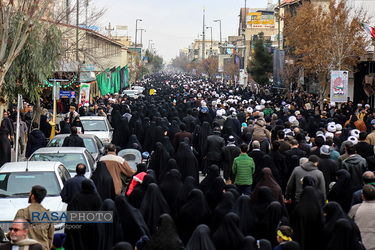 راهپیمایی نمازگزاران جمعه قم در پی شهادت سردار حاج قاسم سلیمانی