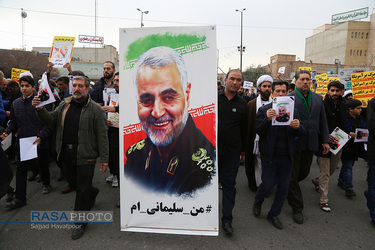 راهپیمایی نمازگزاران جمعه قم در پی شهادت سردار حاج قاسم سلیمانی