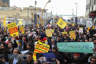 راهپیمایی نمازگزاران جمعه قم در پی شهادت سردار حاج قاسم سلیمانی