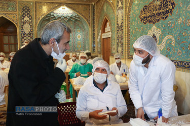 کارگاه جهادی تولید ماسک در حسینیه بنی فاطمه اصفهان