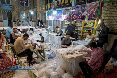 کارگاه جهادی تولید ماسک توسط اهالی مسجد حندق آباد تهران