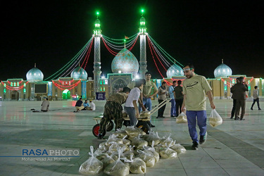 تهیه و توزیع ۱۰۰۰ بسته معیشتی در مسجد مقدس جمکران