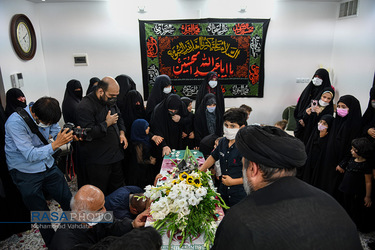 وداع خانواده با پیکر طلبه شهید مدافع حرم محمد مهدی مالامیری پس از ۶ سال