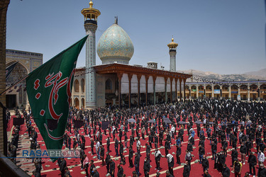 عزاداری و نماز جماعت ظهر عاشورا در حرم حضرت احمدبن موسی الکاظم (ع)