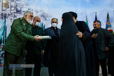 سالگرد شهادت حاج قاسم سلیمانی در بزرگترین گلزار شهدا مدافع حرم