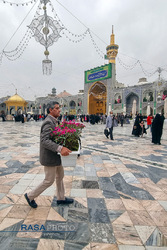 گل‌آرایی بخش هایی از صحن حرم مطهر رضوی