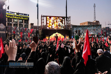 وداع با پیکر شهدا مدافع حرم در میدان امام حسین (ع) تهران