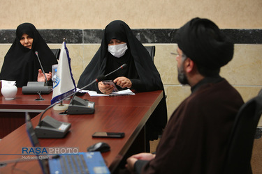 نشست حجاب از منظر امامین انقلاب
