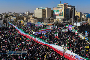 راهپیمایی باشکوه مردم قم در جشن پیروزی انقلاب