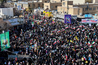 راهپیمایی باشکوه مردم قم در جشن پیروزی انقلاب