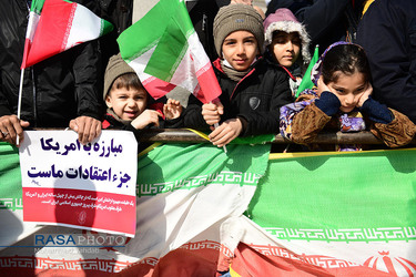 راهپیمایی باشکوه مردم قم در جشن پیروزی انقلاب