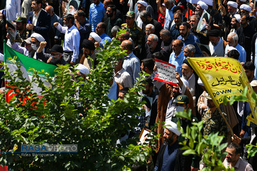 راهپیمایی مردم قم در سالروز قیام ۱۵ خرداد