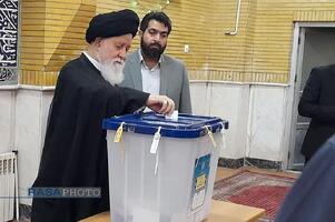 مشارکت آیت الله علم الهدی نماینده ولی فقیه در چهاردهمین انتخابات ریاست جمهوری