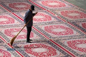 سفره افطاری حرم حضرت فاطمه معصومه (سلام‌الله‌علیها) در ماه مبارک رمضان