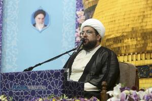 مراسم یادبود جان‌باختگان حادثه بندر شهید رجایی