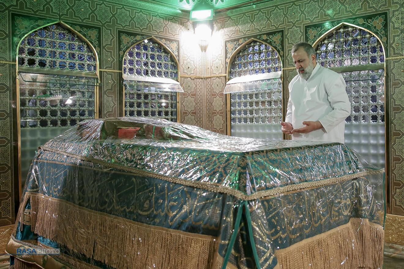 آنگاه پناهش داد ...